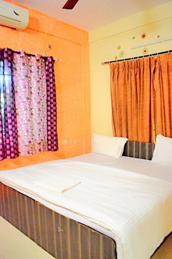 The Tavern Orchid Hotel Calcutta  Esterno foto