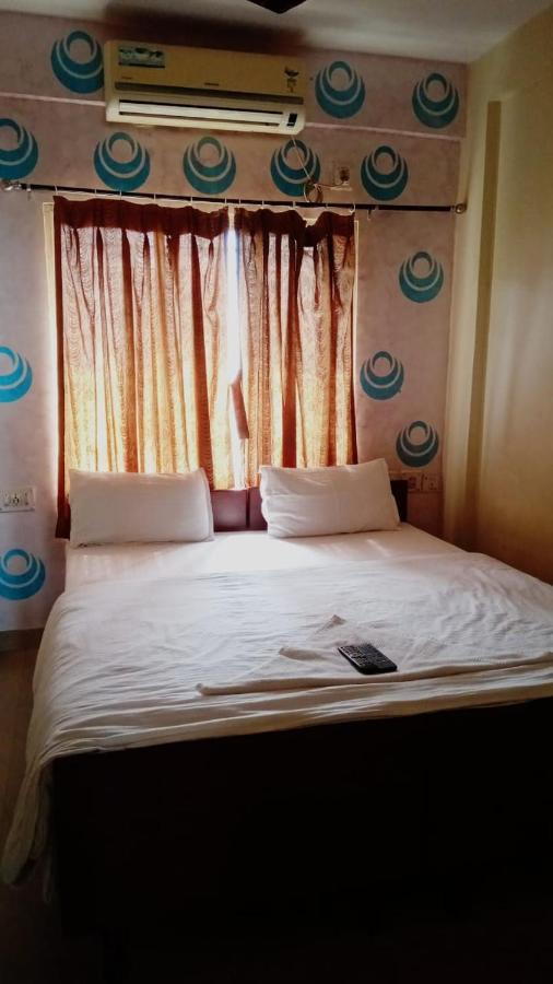 The Tavern Orchid Hotel Calcutta  Esterno foto