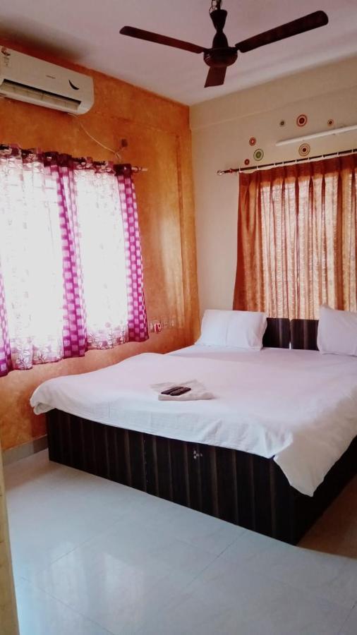 The Tavern Orchid Hotel Calcutta  Esterno foto